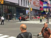 На Таймс-сквер в Нью-Йорке автомобиль врезался в толпу прохожих (фото, видео)