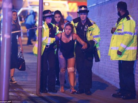 На концерте Арианы Гранде в Манчестере взорвана бомба - погибли 19 человек (фото, видео)