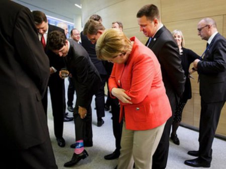Носки канадского премьер-министра стали самой обсуждаемой темой на саммите НАТО (фото)