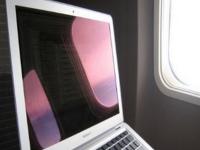 США сняли запрет на ноутбуки в самолетах