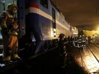 В России поезд сбил застрявший на переезде автобус, погибли 19 человек