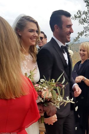 Модель и актриса Кейт Аптон вышла замуж в Италии (фото)