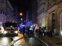 В центре Праги горит отель (видео)