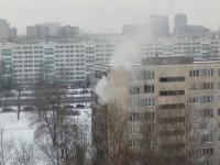 В России женщина и ребенок остались живы, выпрыгнув при пожаре из окна восьмого этажа (фото)