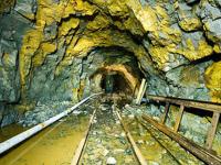 В Узбекистане 20 нелегальных золотоискателей оказались под завалами в шахте
