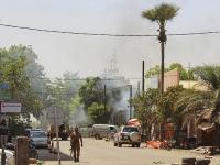 Число погибших в результате теракта в Буркина-Фасо достигло 28 человек (видео)