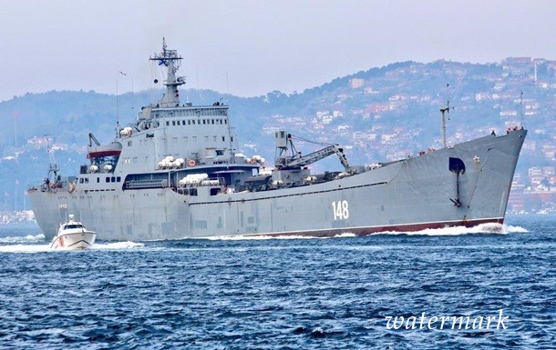 Россия отправила в Сирию корабль с бронетехникой