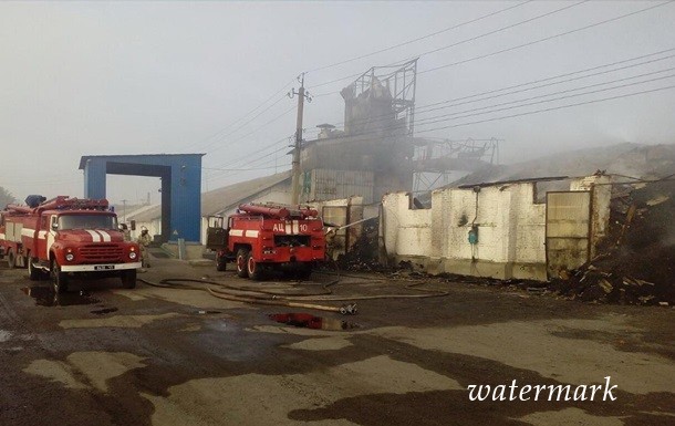 В Харьковской области загорелись зерносклады