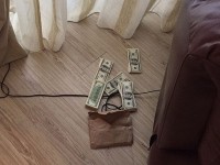 На Киевщине СБУ задержала продавцов фальшивых долларов(фото)