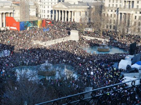 Сотни тысяч человек приняли участие по всему миру в акциях протеста против избрания Трампа президентом США (фото)