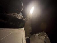 Корабли США выпустили 59 крылатых ракет по авиабазе Асада в Хомсе (видео)