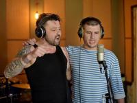 Солист группы Kozak System и "киборг" Станислав Паплинский записали песню «Воля» (видео)