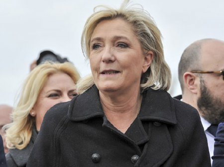 Экзитполы предсказывают победу Эммануэлю Макрону в первом туре президентских выборов во Франции