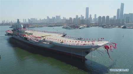 В Китае спустили на воду первый авианосец (фото, видео)