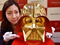 В Токио представлены маска и шлем Дарта Вейдера из золота за 1,4 миллиона долларов