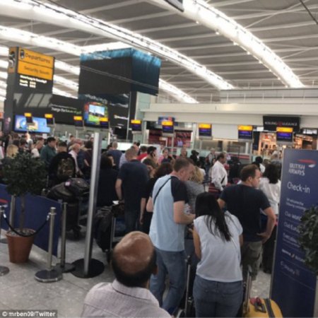 Компьютерный сбой привел к хаосу во всех британских аэропортах, а также в Риме и Лиссабоне (фото)
