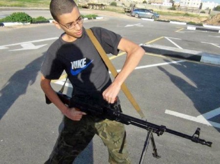 Младший брат манчестерского смертника собирался взорвать бомбу в центре Триполи (фото)