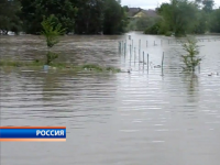 В Ставропольском крае России идет массовая эвакуация из-за угрозы прорыва дамбы