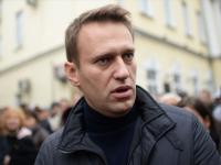 Навальному не дали возглавить митинг в Москве: "повязали" еще в подъезде