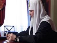 Патриарх Кирилл дал понять, что общается с Богом ...по мобильному телефону