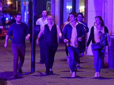 Негодяи нанесли девушке 15 ударов ножами - свидетель теракта в Лондоне (фото)