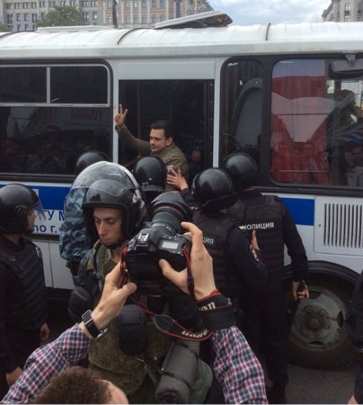 В Москве на акции протеста задержан оппозиционер Илья Яшин (фото)