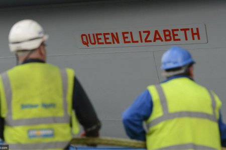В Великобритании впервые вышел в море авианосец-рекордсмен Queen Elizabeth (фото, видео)