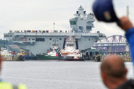 В Великобритании впервые вышел в море авианосец-рекордсмен Queen Elizabeth (фото, видео)