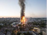 В Великобритании выявлены еще 600 высоток, облицованных той же плиткой, что и сгоревший дом в Лондоне (фото)