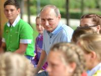 Путин рассказал российским детям о коррупции в Украине и главном событии своей жизни