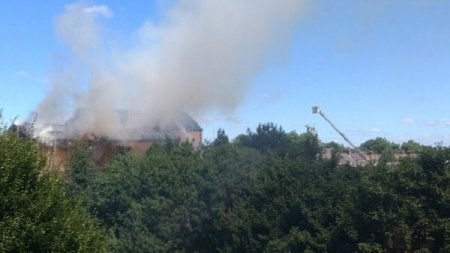 Новый пожар в Лондоне - горит элитный дом на Риджентс-канале (фото, видео)