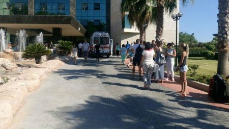 Пожар в пятизвездочном отеле в Кемере: эвакуированы 400 человек (фото, видео)