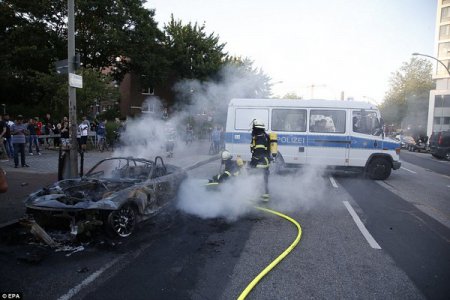 В Гамбурге полиция применила водометы для разгона участников акции протеста Welcome to Hell (фото)