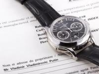 В Монако на торгах проданы "часы Путина" за миллион евро