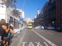 При наезде автомобиля на пешеходов в Барселоне пострадали 20 человек - СМИ