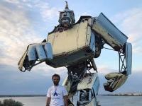Скульптор Александр Милов: «После четырехметрового дедушки-робота будет еще и бабушка» (фото)