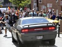 Совершившего наезд на демонстрантов в Шарлоттсвилле требуют судить как террориста (фото, видео)