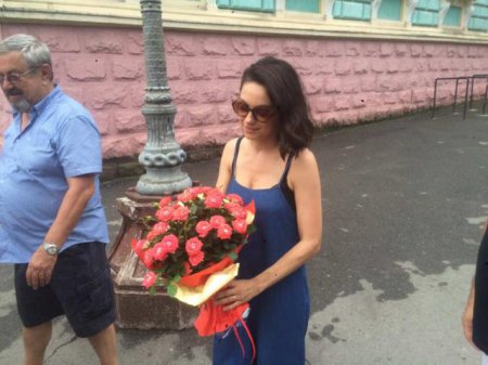 Голливудские звезды Кунис и Кутчер посетили Украину (фото)