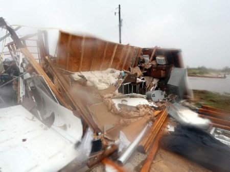 Вслед за ураганом на Техас обрушилось катастрофическое наводнение (фото)