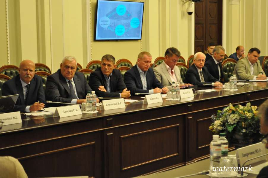 Комітет з питань промислової політики та підприємництва провів круглий стіл на тему: “Розвиток суднобудування в Україні”