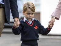 Принц Джордж отправился в первый раз в первый класс (фото, видео)