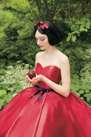 «Уолт Дисней» создал коллекцию свадебных платьев в стиле мультипликационных принцесс (фото)