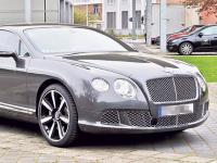 В кортеж президента Сербии врезался Bentley и испанскими номерами