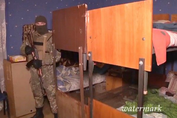 В Запорожье правоохранители выпустили из «реабилитационного центра» сотню человек(фото, видео)