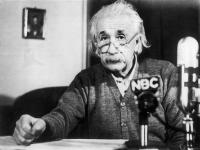 Две записки Альберта Эйнштейна проданы на аукционе за 1,8 миллиона долларов (фото)