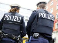 Житель Австрии, убивший двух соседей, скрылся на машине с надписью "Хайль Гитлер"