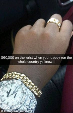 Сын президента Зимбабве вылил на свои часы стоимостью 60 тысяч долларов две бутылки шампанского на общую сумму 520 долларов (фото, видео)