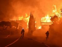 Лесные пожары привели к эвакуации 38 тысяч человек на юге Калифорнии
