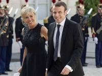 Супруга президента Франции попала в десятку самых стильных женщин года (фото)