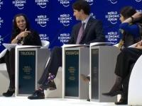 Канадский премьер повеселил серьезных гостей Давоса "утиными" носками (фото)